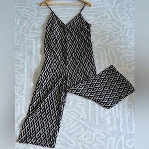 Cute jumpsuit! Small, Dress Forum, jacquard pattern. Capri Length.